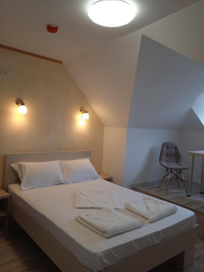 Hotel Marina Srl ブカレスト エクステリア 写真