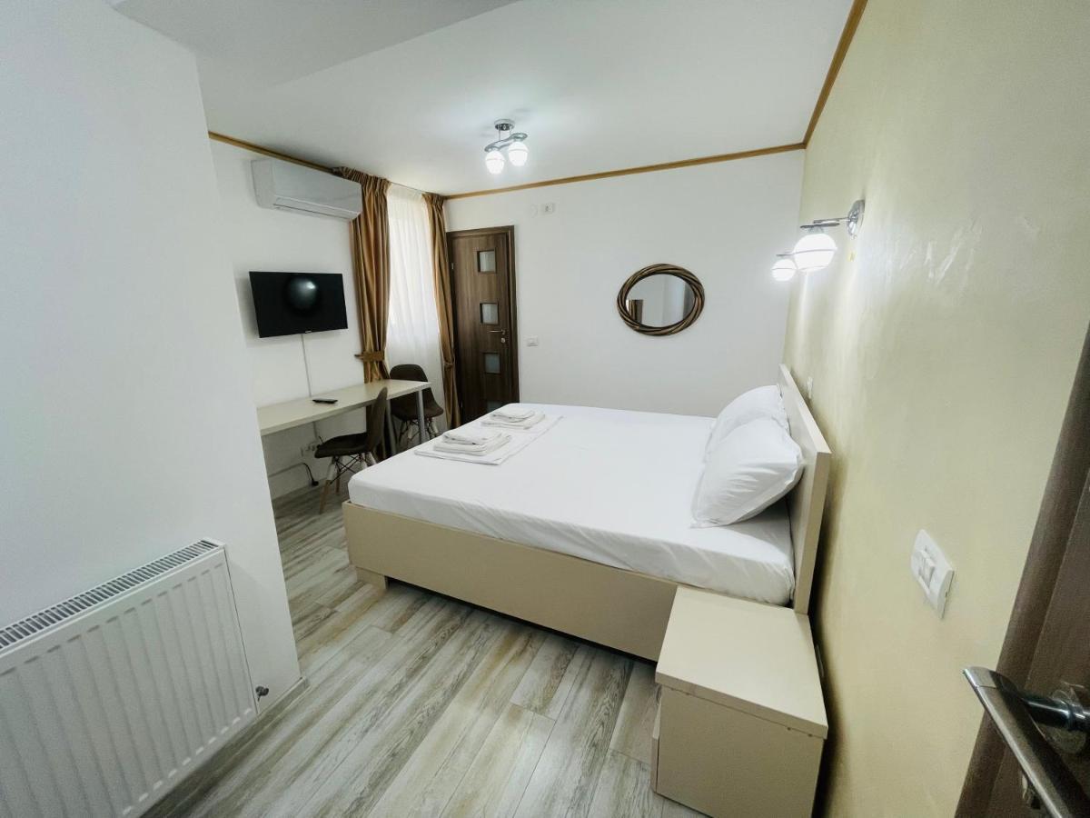 Hotel Marina Srl ブカレスト エクステリア 写真