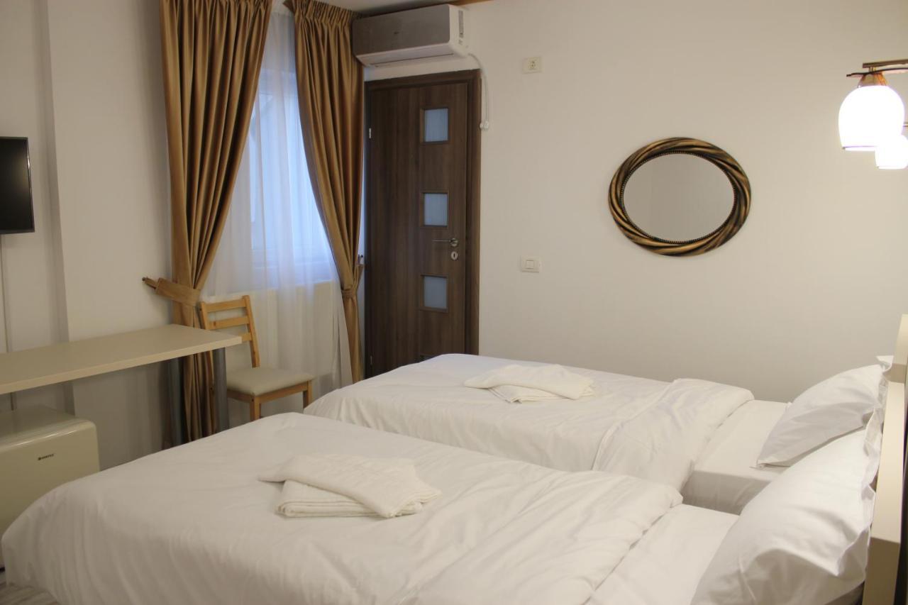 Hotel Marina Srl ブカレスト エクステリア 写真