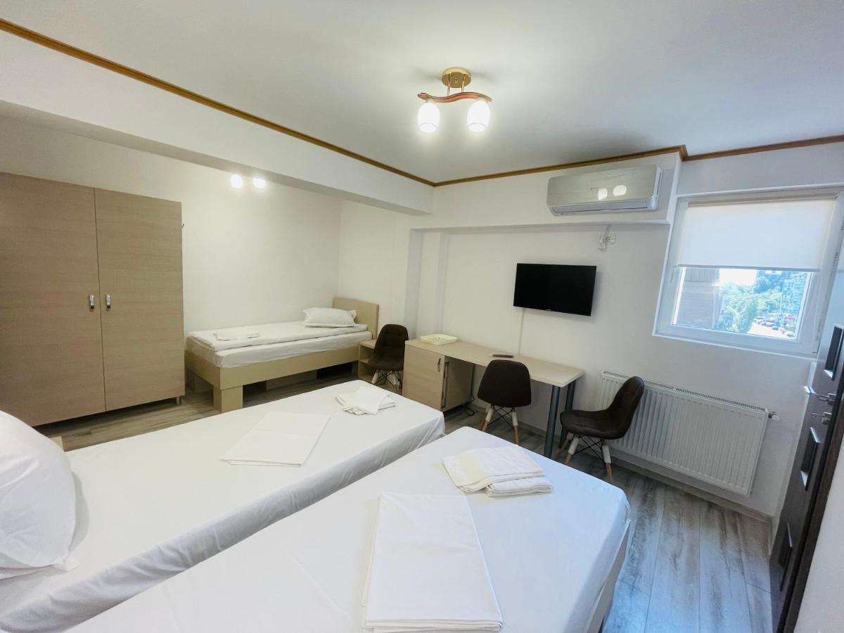 Hotel Marina Srl ブカレスト エクステリア 写真