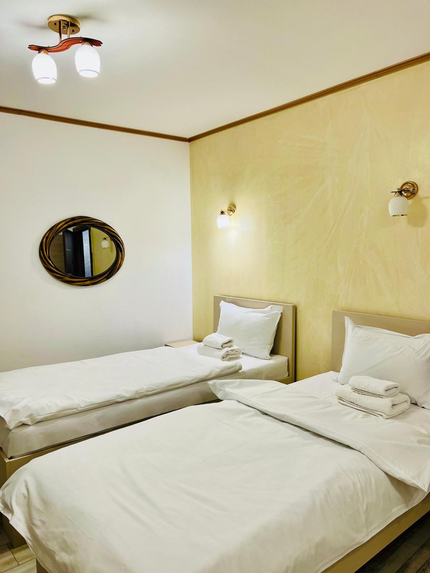 Hotel Marina Srl ブカレスト エクステリア 写真