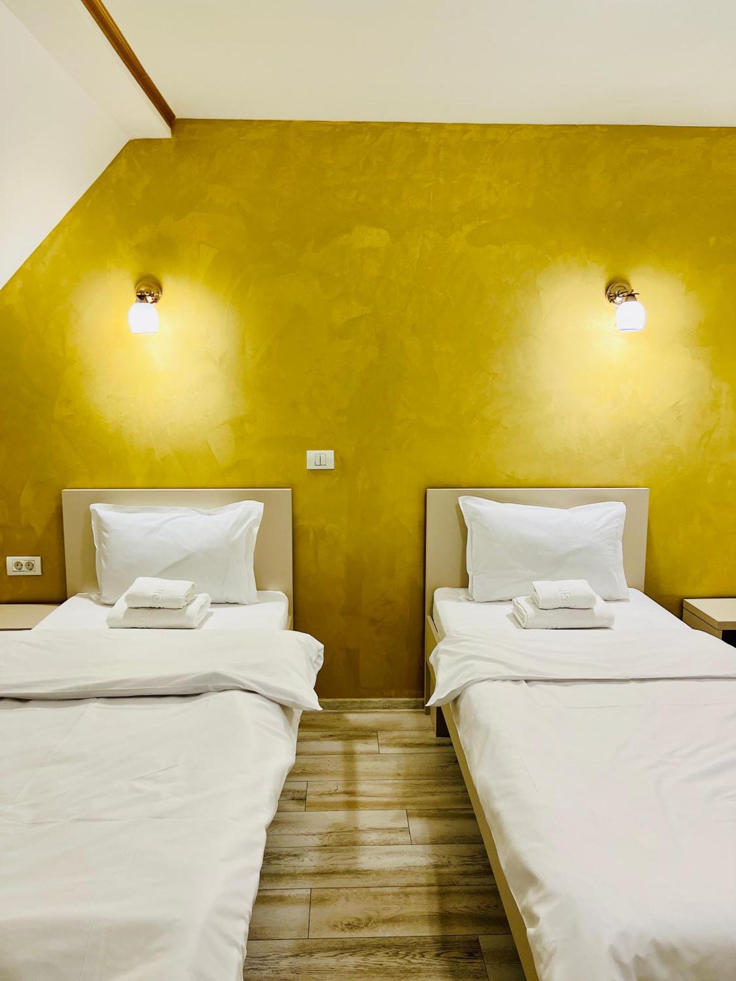 Hotel Marina Srl ブカレスト エクステリア 写真