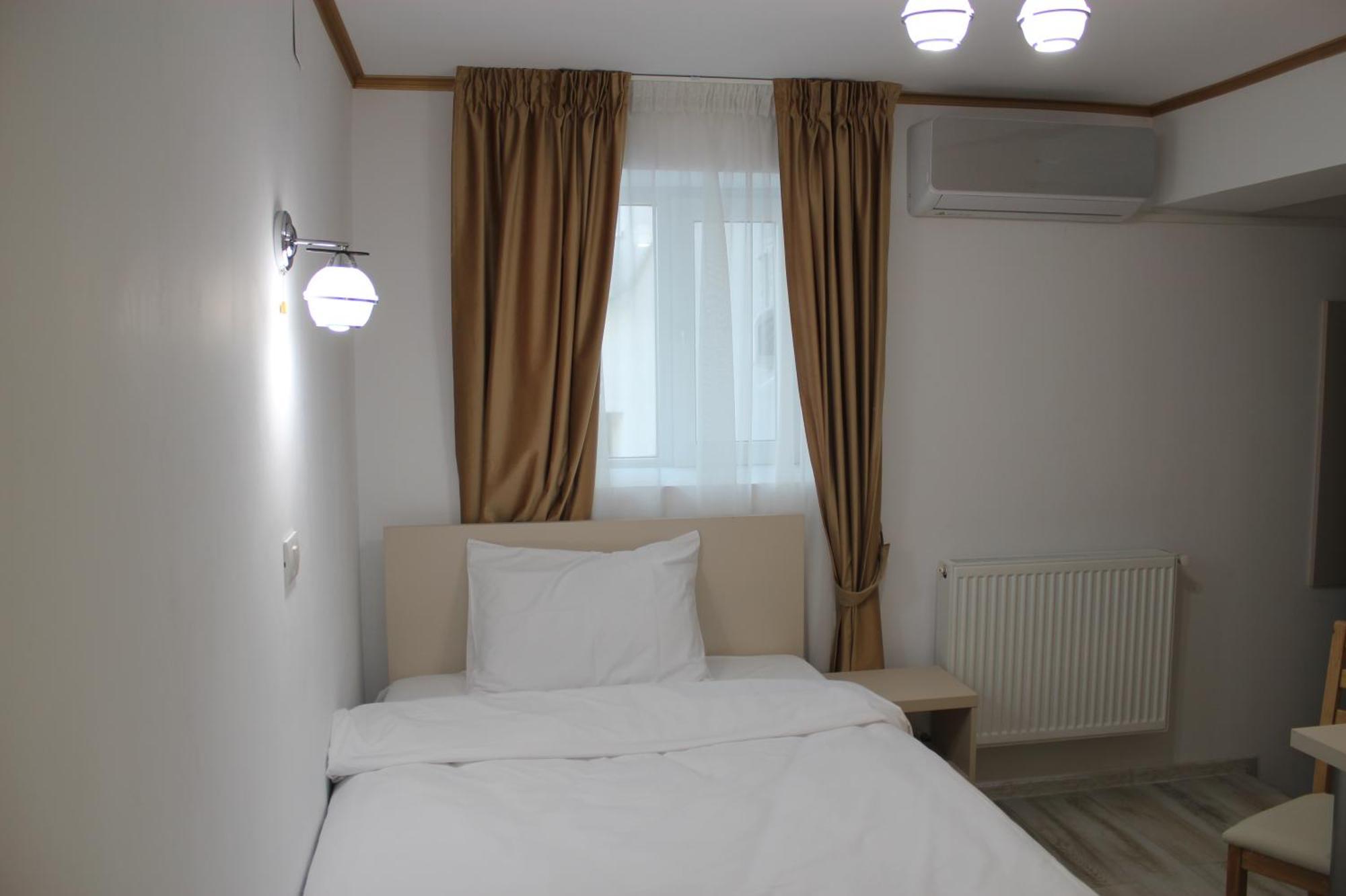 Hotel Marina Srl ブカレスト エクステリア 写真